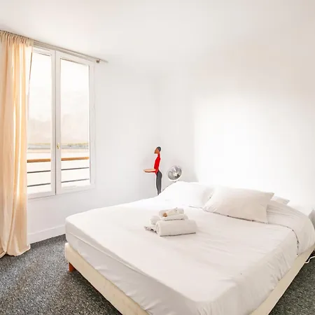 Montmartre Martyrs Apartment *